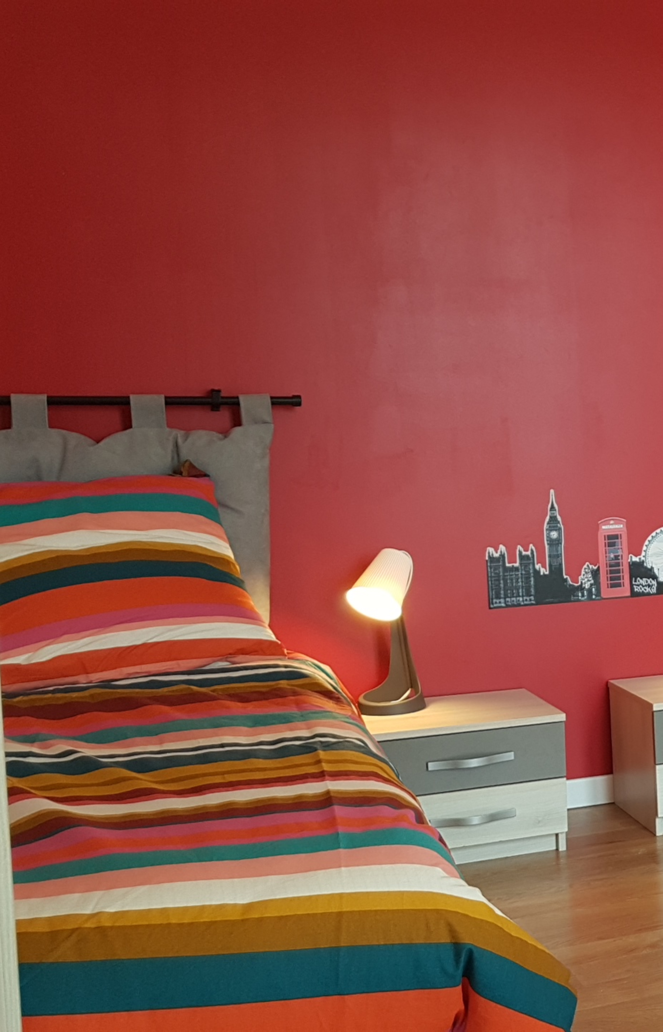 Chambre Rouge du gîte, vue côté droit